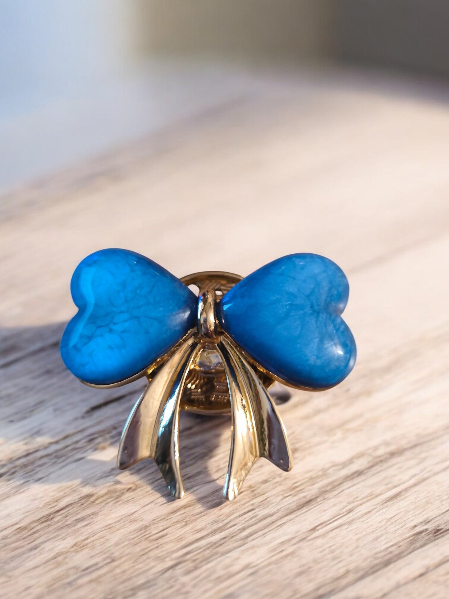 Broche aimantée noeud papillon