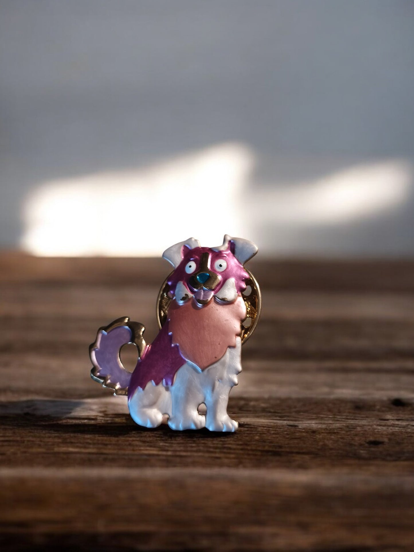 Broche aimantée chien rose - Mobelle