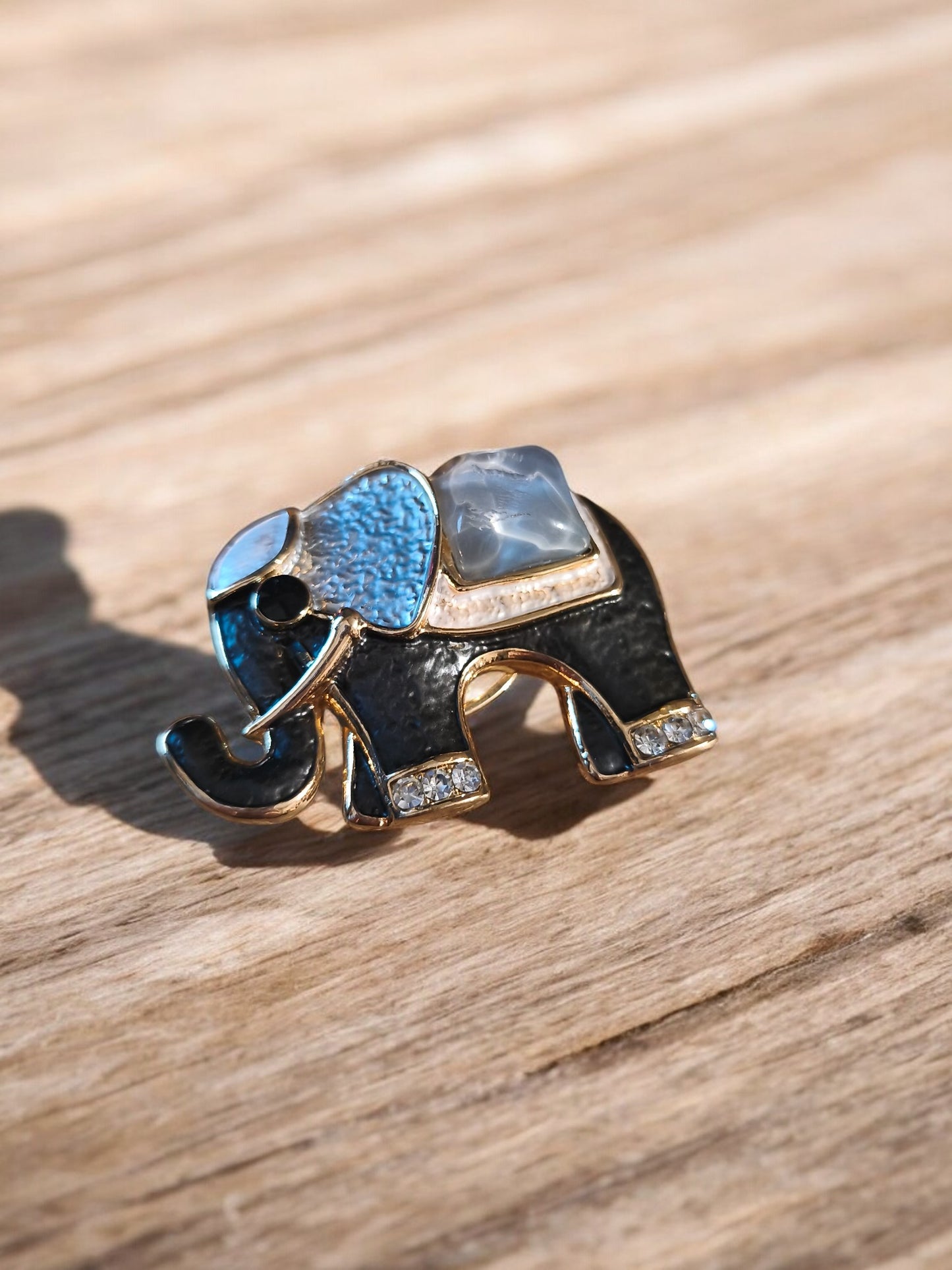 Broche aimantée elephant noir