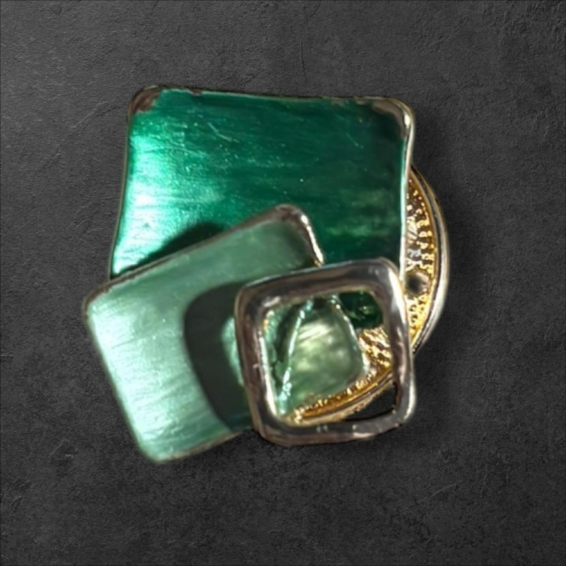 Broche abstraite à formes superposées - Mobelle