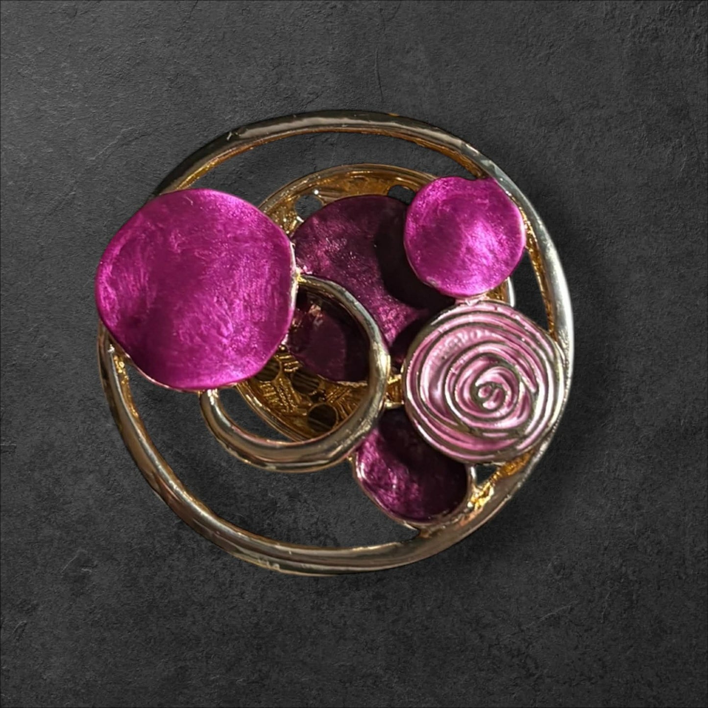 broche galets précieux
