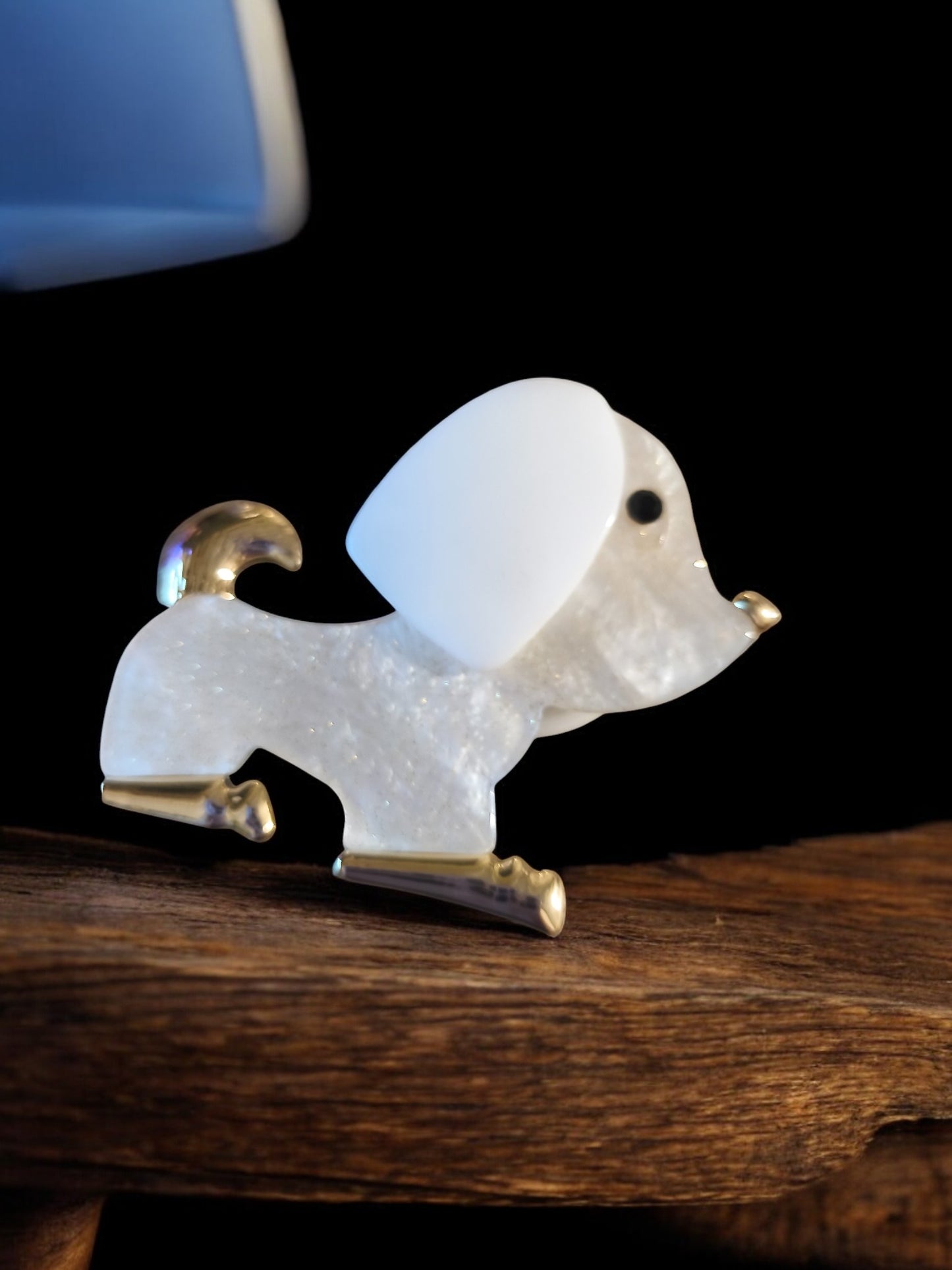 Broche aimantée chien