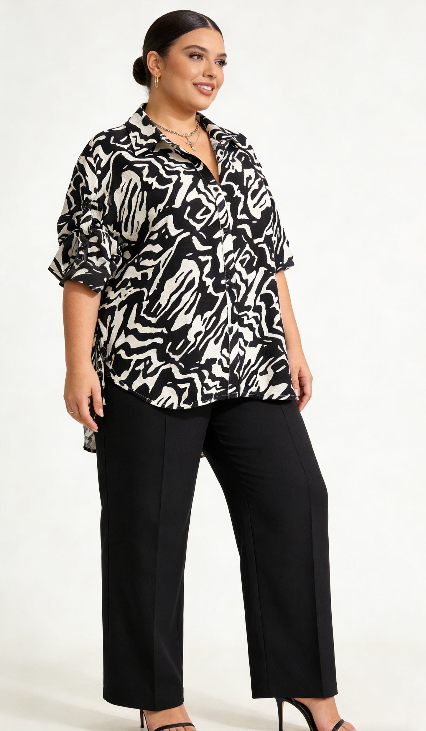 Chemise Moderne Noir & Blanc Motif Graphique Mobelle