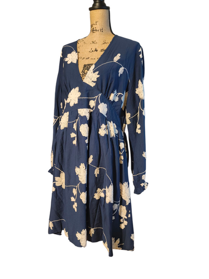 Robe avec broderie Mobelle